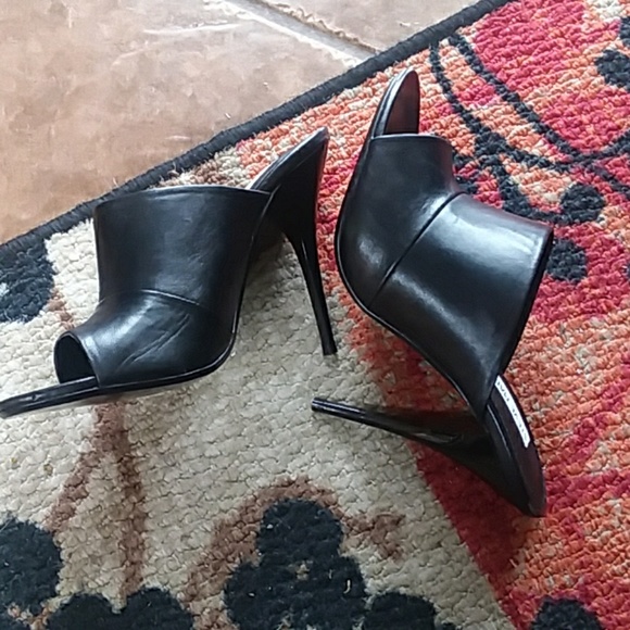 Steve Madden - Picture 2 of 5